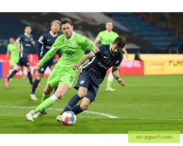 昂达夫德甲客场梅开二度助力球队完胜对手防线展现强势进攻