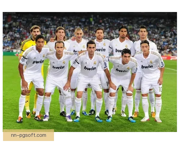 皇马官方发布全家福短片展现球队团结一心与凝聚力